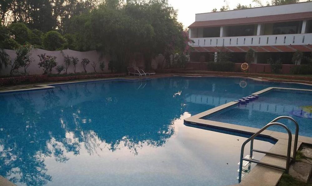 Mamalla Beach Resort مهاباليبورام المظهر الخارجي الصورة